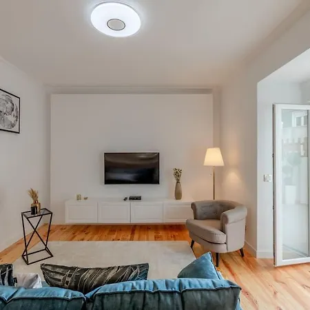 Lapa - 3 Bedroom With Hot Tub Apartmán *